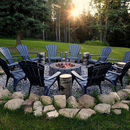 Sleepy Creek Country Manor Bed and Breakfast Bragg Creek Eksteriør billede
