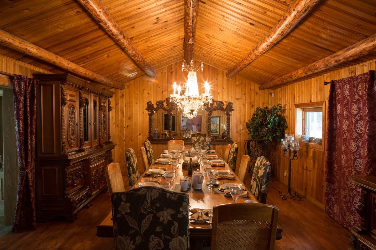 Sleepy Creek Country Manor Bed and Breakfast Bragg Creek Eksteriør billede
