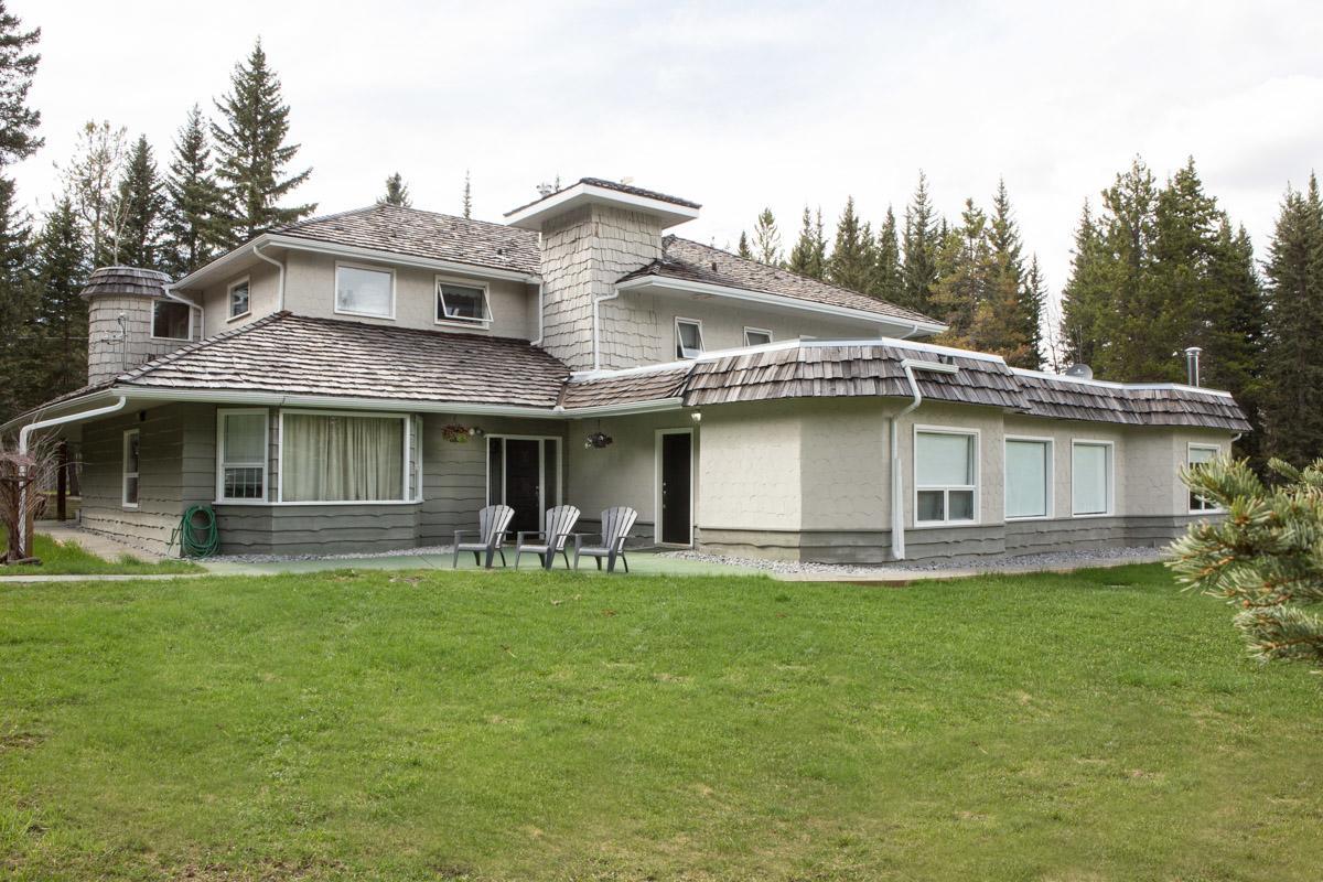 Sleepy Creek Country Manor Bed and Breakfast Bragg Creek Eksteriør billede