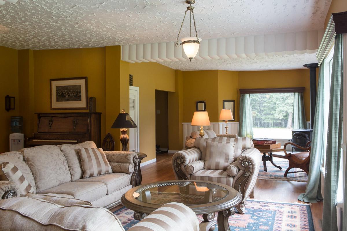Sleepy Creek Country Manor Bed and Breakfast Bragg Creek Eksteriør billede